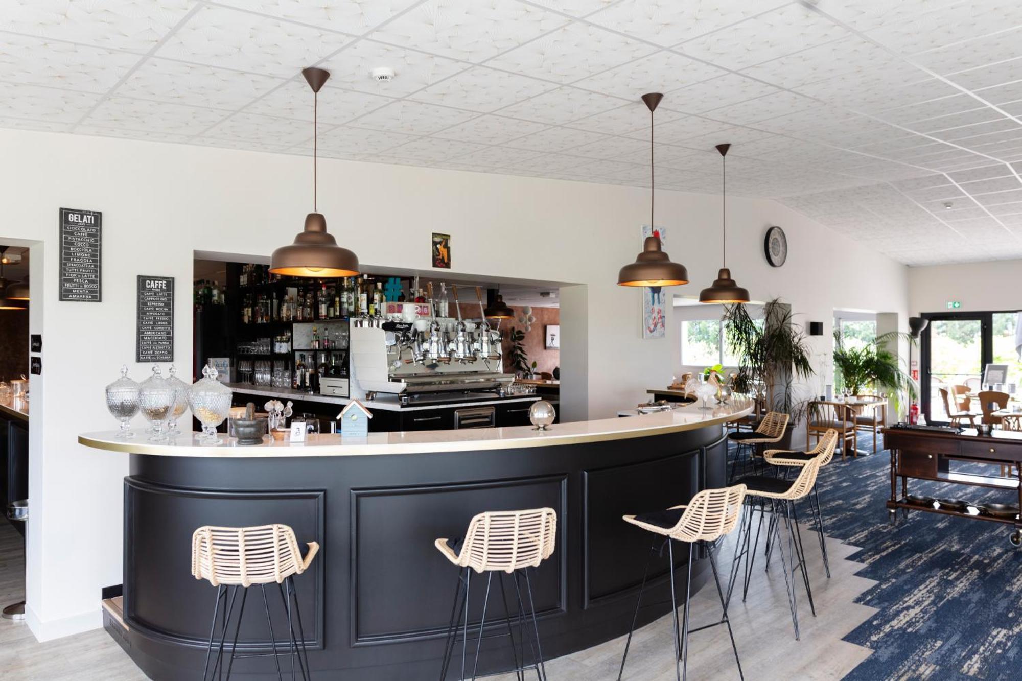 Artemis Hotel & Spa Bistro Coquet Brioude Exteriör bild